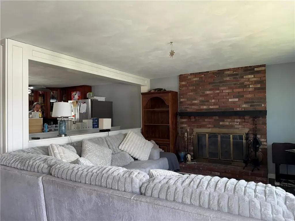 24 Johnson Avenue Warwick RI 02886