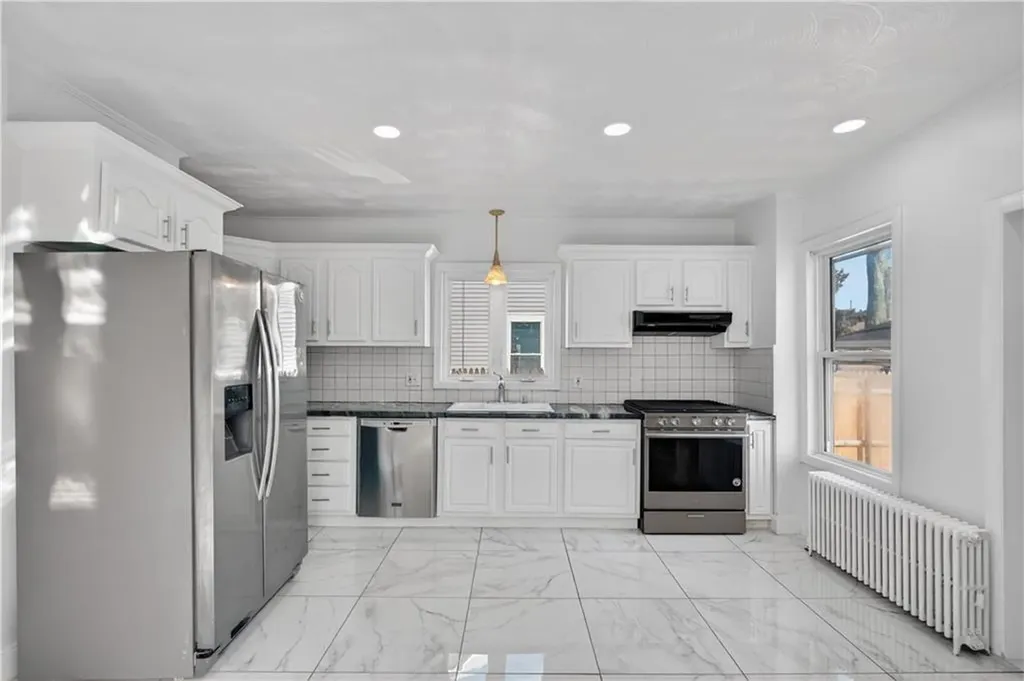 52 Sumner Avenue Cranston RI 02920