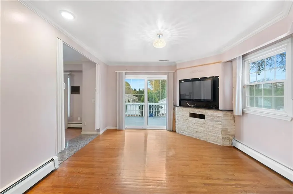 446 Budlong Road Cranston RI 02920
