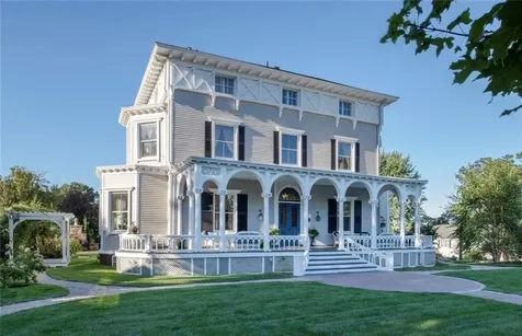 1 Ichabod Lane Middletown RI 02842