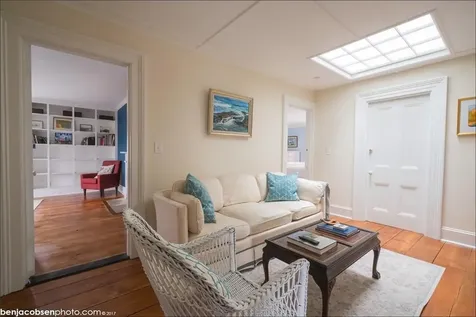 1 Ichabod Lane Middletown RI 02842