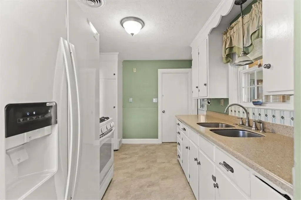 49 Cove Street Pawtucket RI 02861