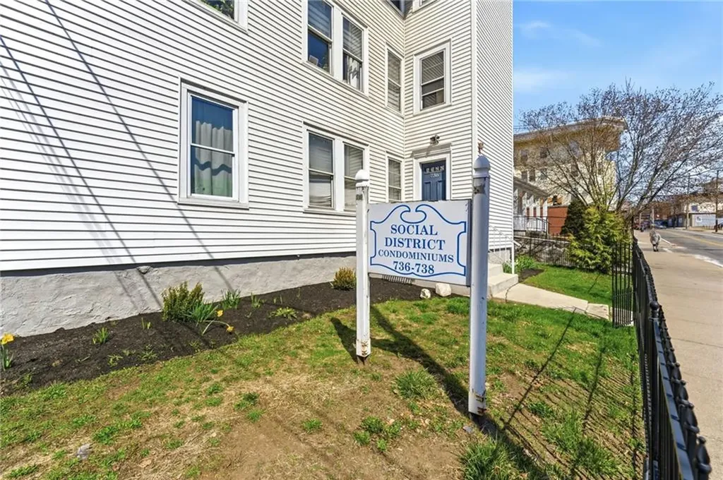 736 Social Street Woonsocket RI 02895