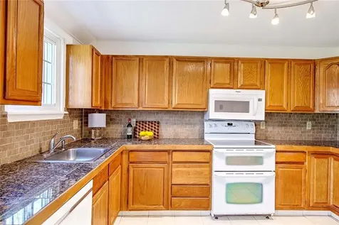 11 Parsley Lane Narragansett RI 02874