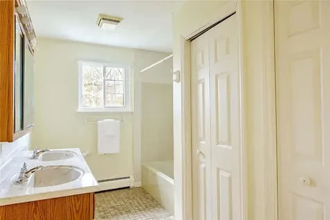 11 Parsley Lane Narragansett RI 02874