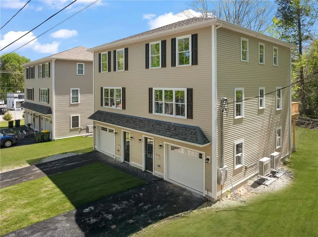 40 Farnum Pike Smithfield RI 02917