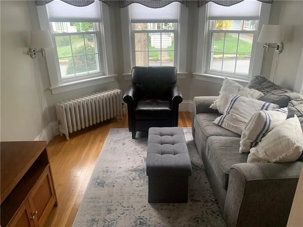 31 Elmcrest Avenue Providence RI 02908