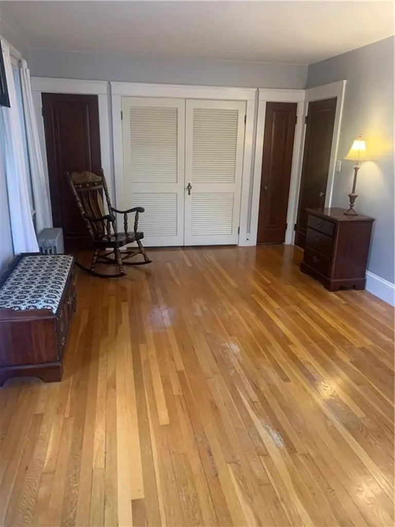 31 Elmcrest Avenue Providence RI 02908