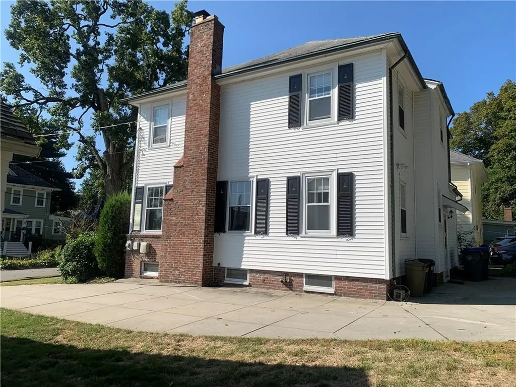 31 Elmcrest Avenue Providence RI 02908