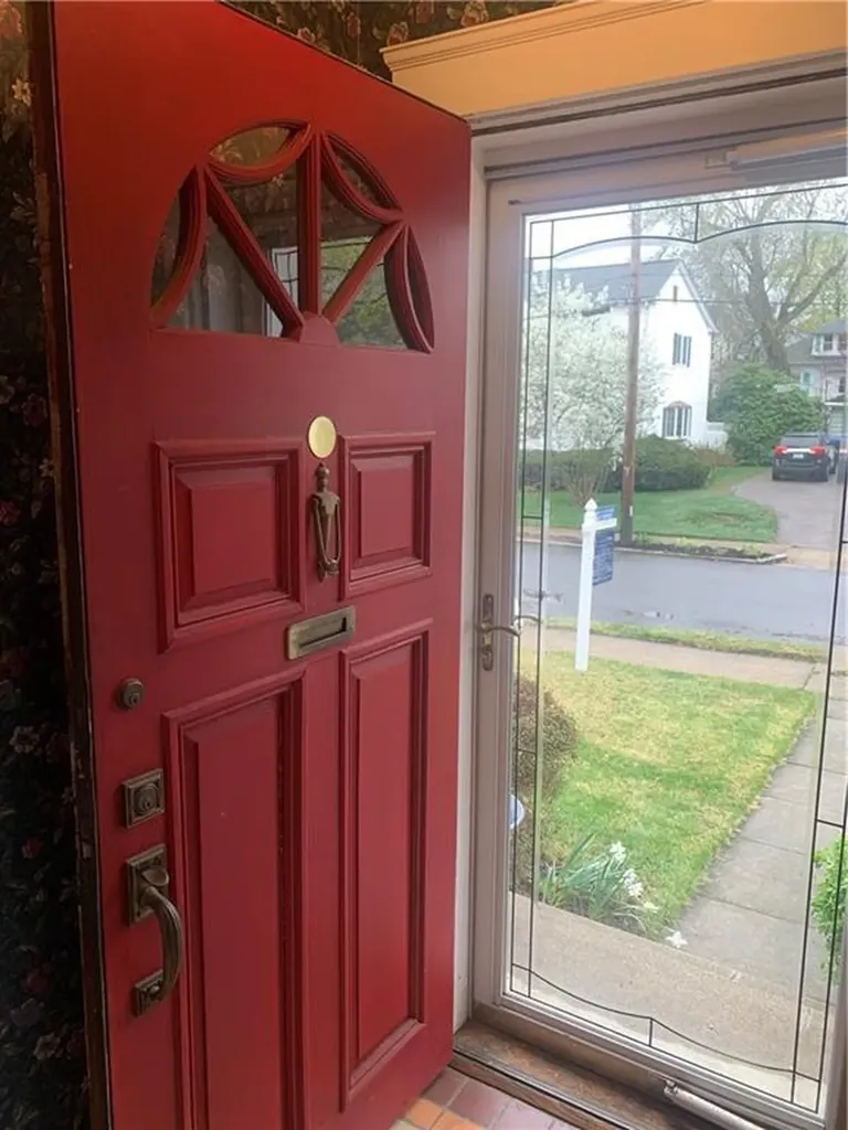 31 Elmcrest Avenue Providence RI 02908