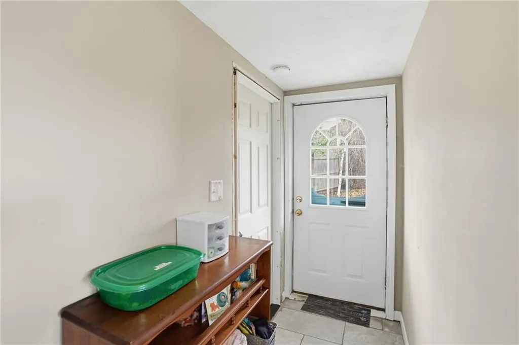 190 Pinnery Avenue Warwick RI 02886