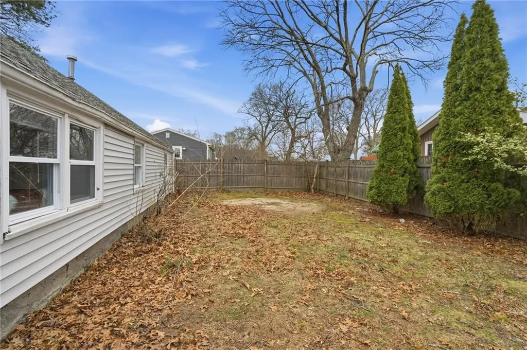 190 Pinnery Avenue Warwick RI 02886