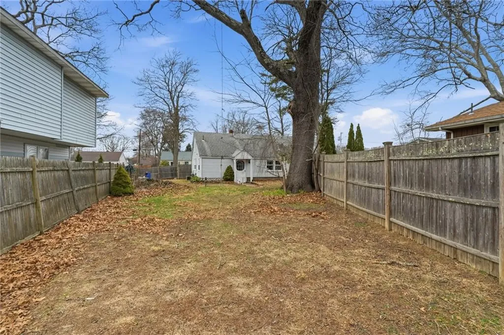 190 Pinnery Avenue Warwick RI 02886