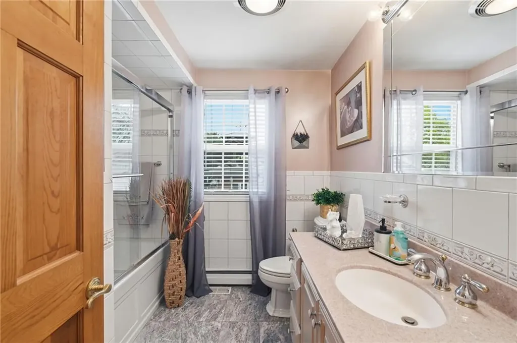 16 Althea Road Warwick RI 02889