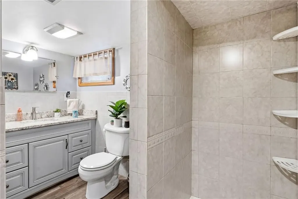 16 Althea Road Warwick RI 02889