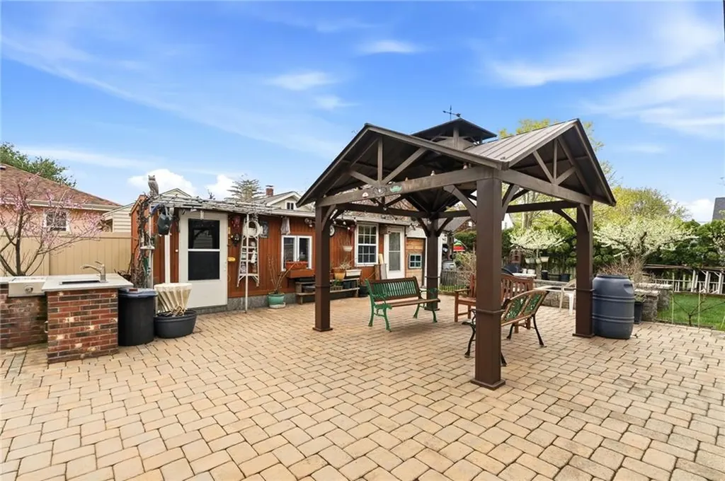 16 Althea Road Warwick RI 02889