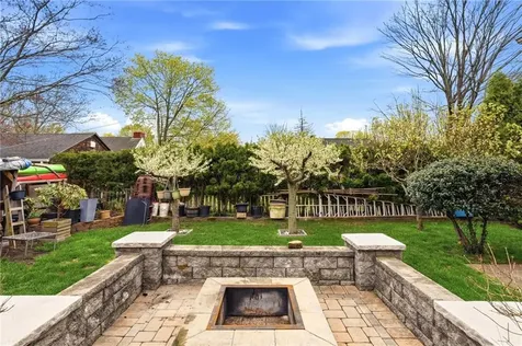 16 Althea Road Warwick RI 02889