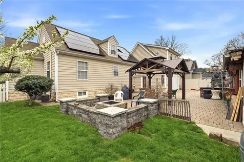 16 Althea Road Warwick RI 02889