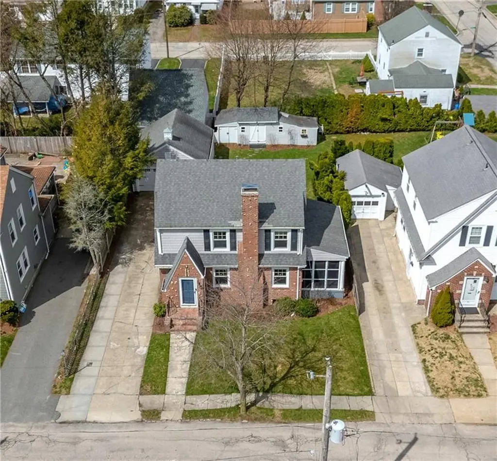 47 Knollwood Avenue Cranston RI 02910
