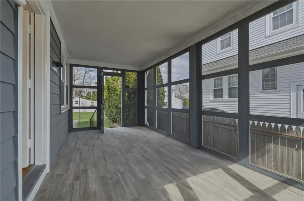 47 Knollwood Avenue Cranston RI 02910