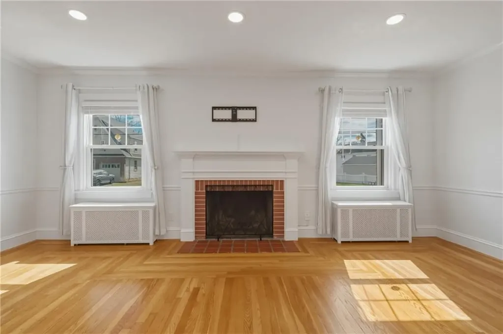 47 Knollwood Avenue Cranston RI 02910