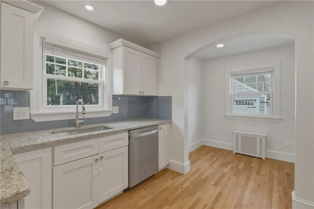 47 Knollwood Avenue Cranston RI 02910