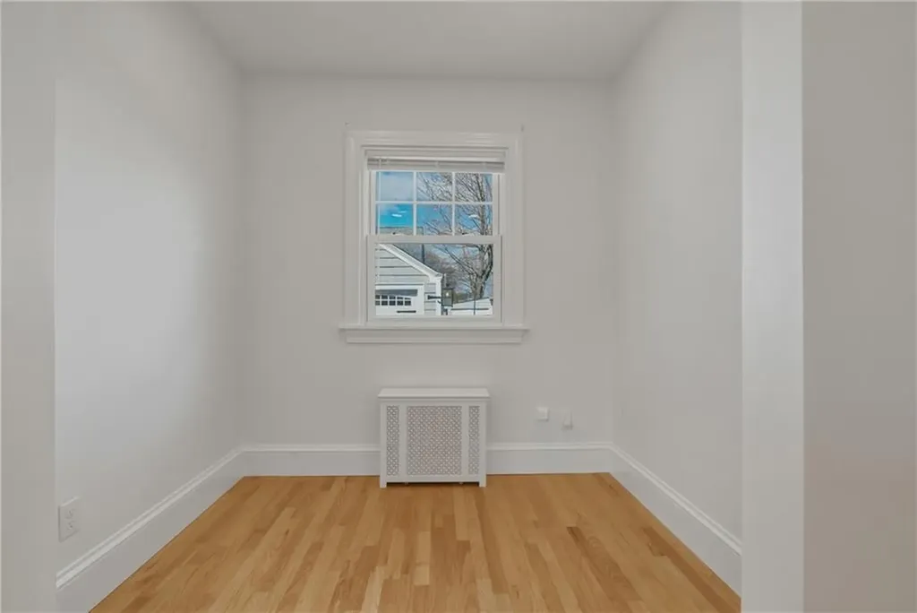 47 Knollwood Avenue Cranston RI 02910