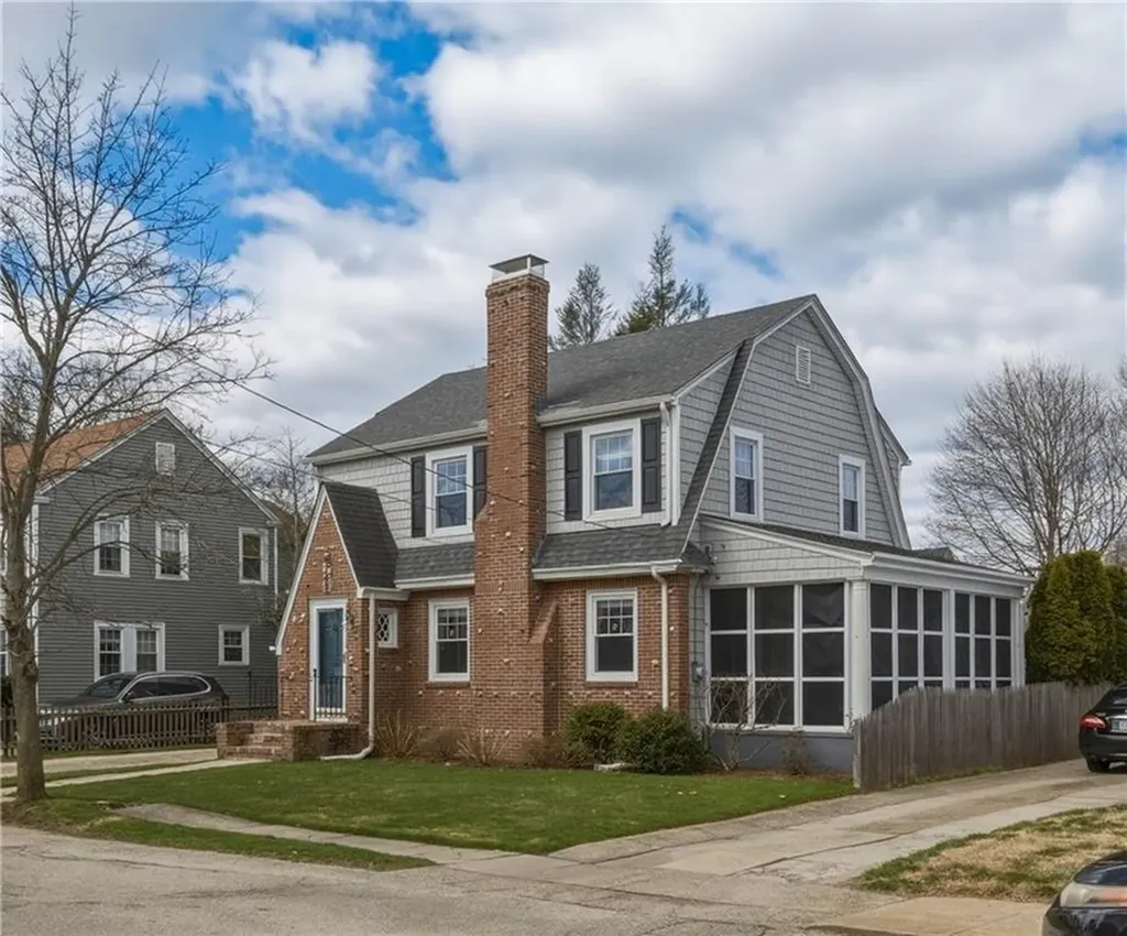 47 Knollwood Avenue Cranston RI 02910