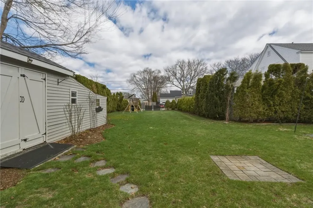 47 Knollwood Avenue Cranston RI 02910