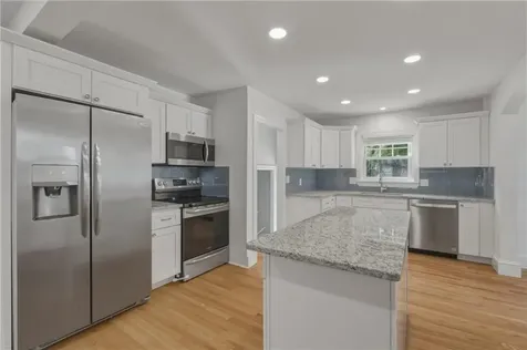 47 Knollwood Avenue Cranston RI 02910