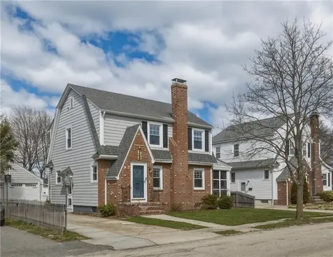 47 Knollwood Avenue Cranston RI 02910