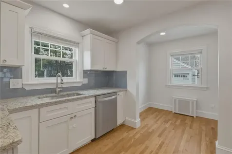 47 Knollwood Avenue Cranston RI 02910
