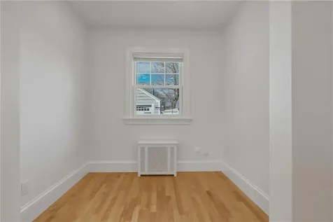 47 Knollwood Avenue Cranston RI 02910