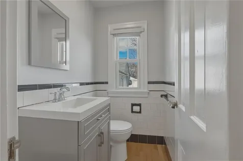47 Knollwood Avenue Cranston RI 02910