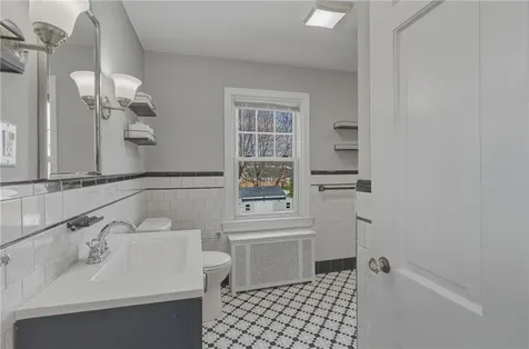 47 Knollwood Avenue Cranston RI 02910