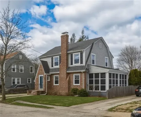 47 Knollwood Avenue Cranston RI 02910
