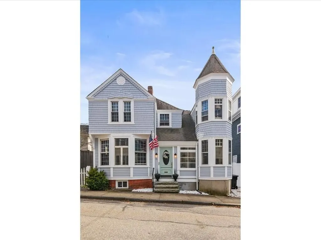 43 Howard Street Newport RI 02840