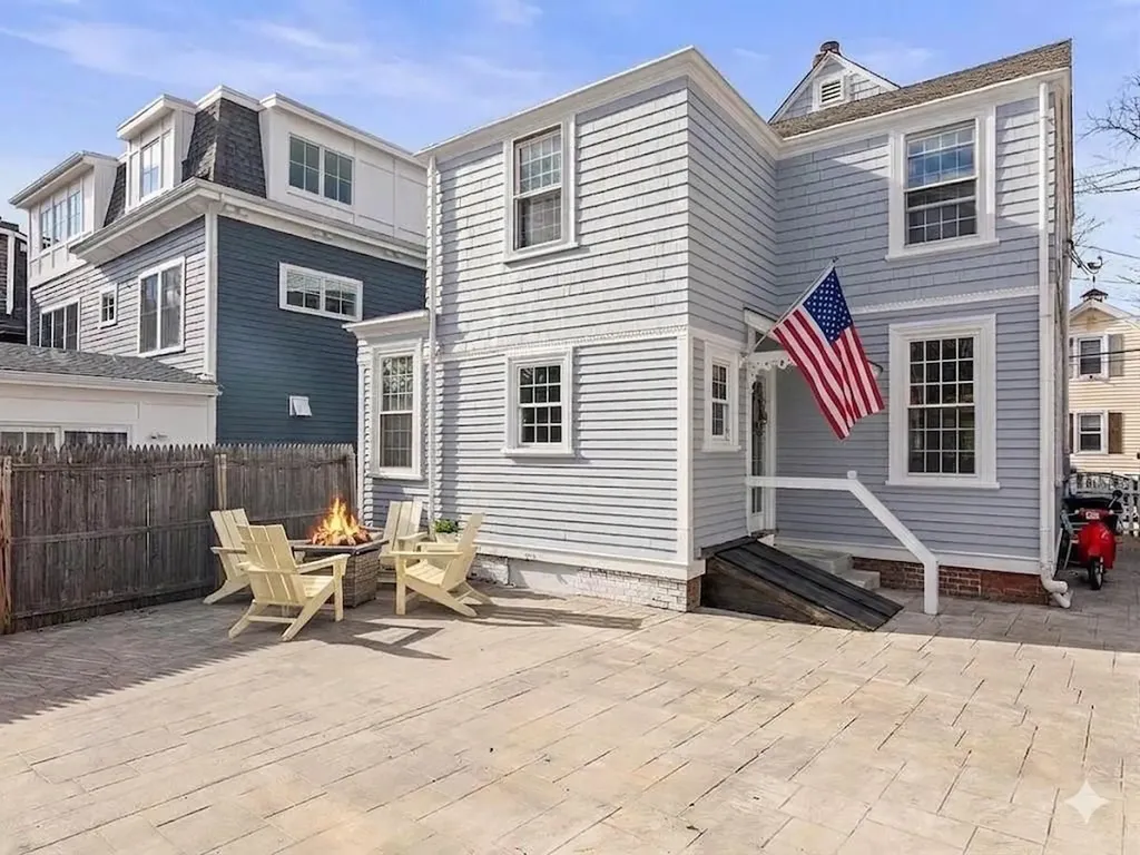 43 Howard Street Newport RI 02840