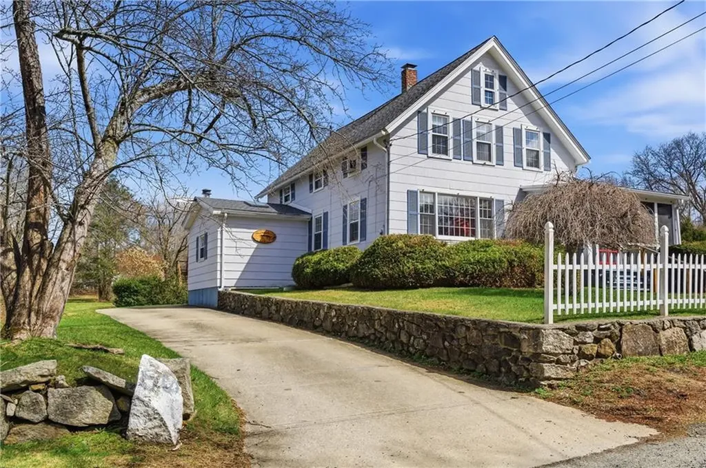86 Mendon Road North Smithfield RI 02896