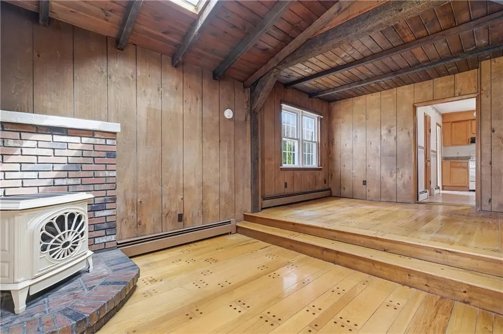 86 Mendon Road North Smithfield RI 02896