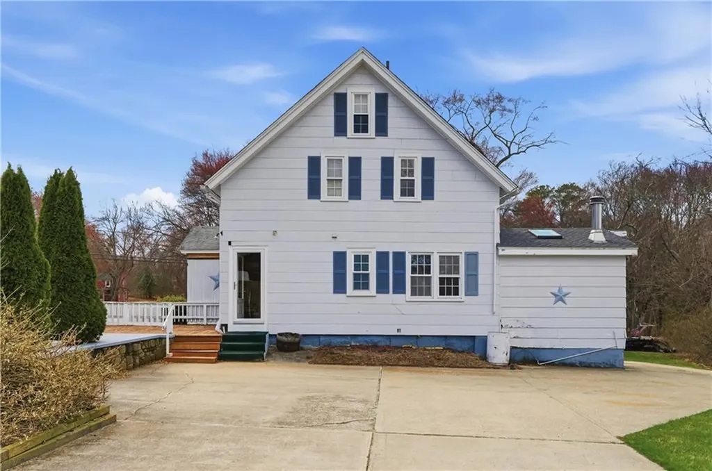 86 Mendon Road North Smithfield RI 02896