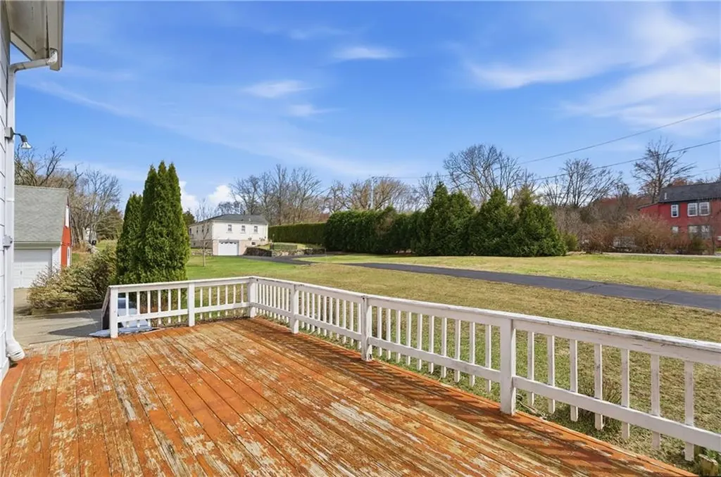 86 Mendon Road North Smithfield RI 02896