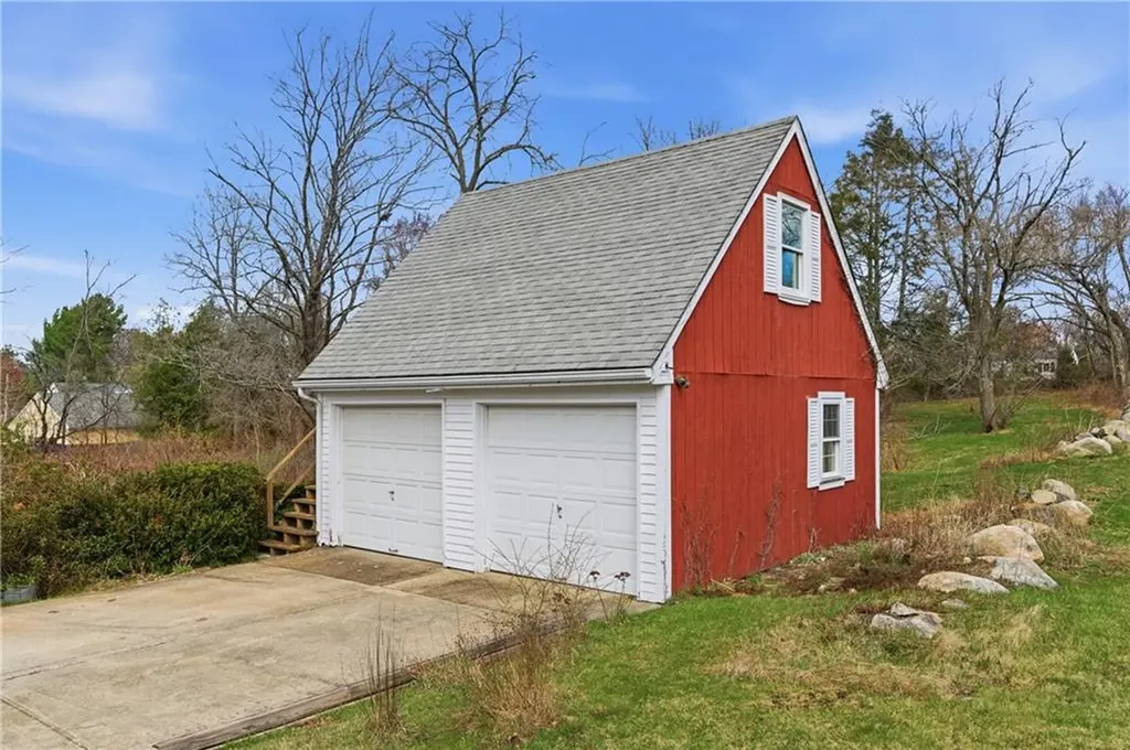 86 Mendon Road North Smithfield RI 02896