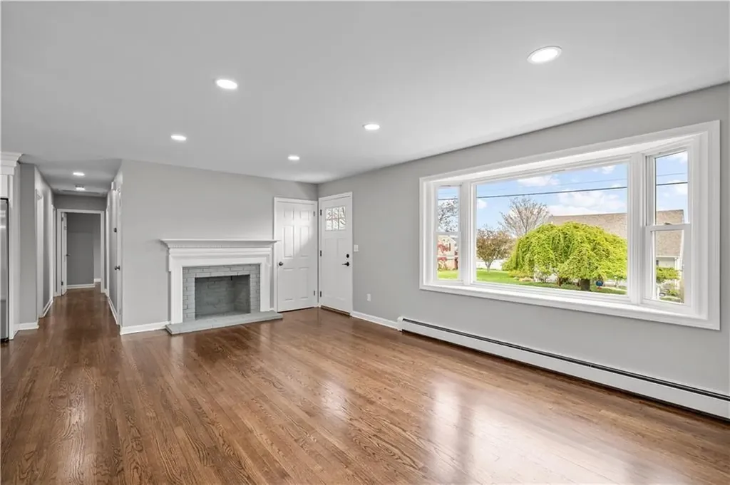 51 Arrowhead Lane Portsmouth RI 02871