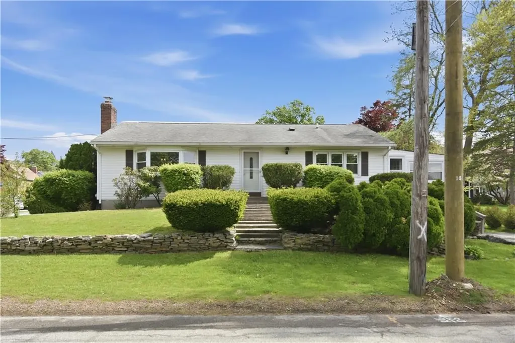 183 First Avenue East Greenwich RI 02818