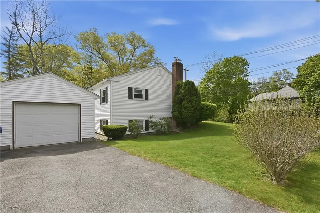 183 First Avenue East Greenwich RI 02818