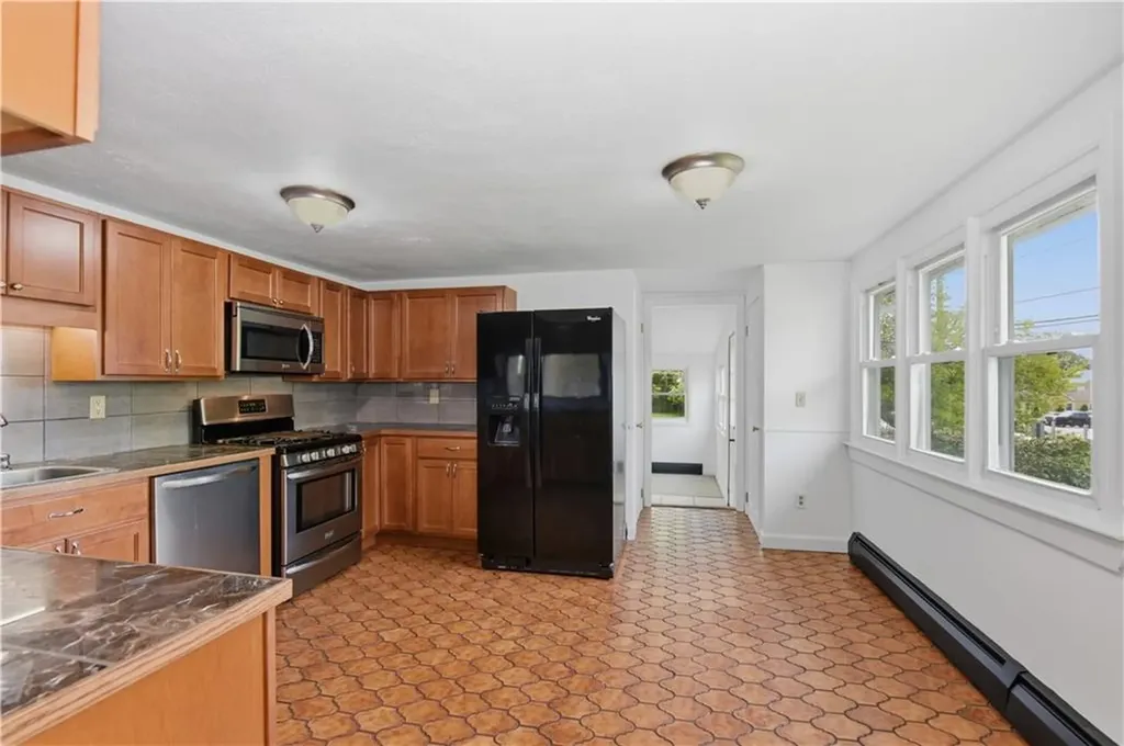 183 First Avenue East Greenwich RI 02818