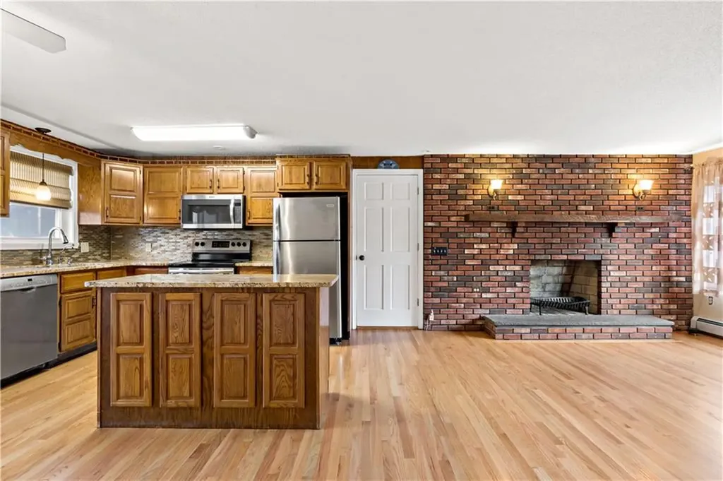 5 Luther Avenue East Providence RI 02914