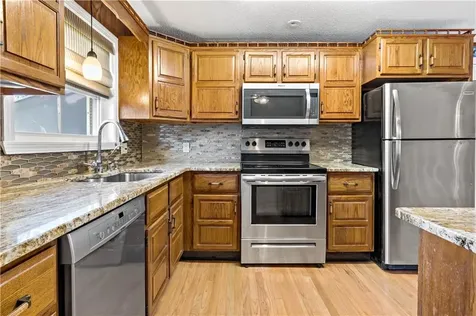 5 Luther Avenue East Providence RI 02914