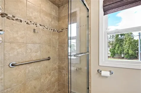 5 Luther Avenue East Providence RI 02914